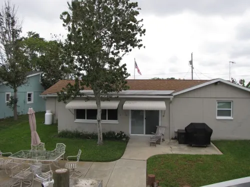 3 BR 2 Bath Salt Air Retreat on Deep Water Canal Minutes to the Gulf Hotels in Hudson