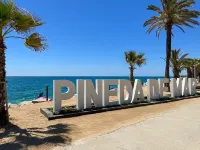 Beachfront gateway in Pineda de Mar