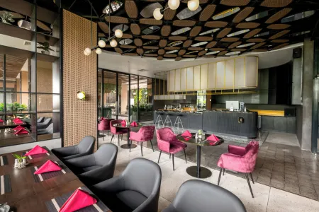 EXCOTEL Design Hotel Surabaya Отели в г. Сурабая