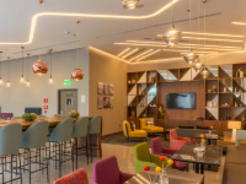 ハンプトン バイ ヒルトン アグアスカリエンテス ダウンタウン アグアスカリエンテスのホテル