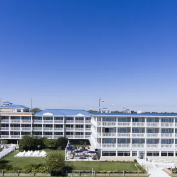 La Mer Beachfront Resort