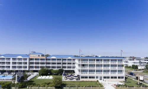 La Mer Beachfront Resort