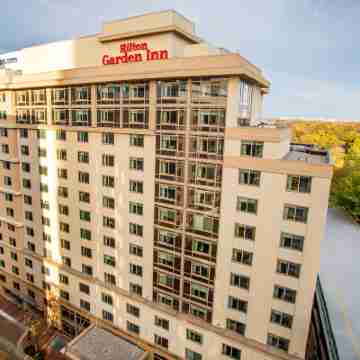 Hilton Garden Inn Bethesda Downtown Hotel Exterior