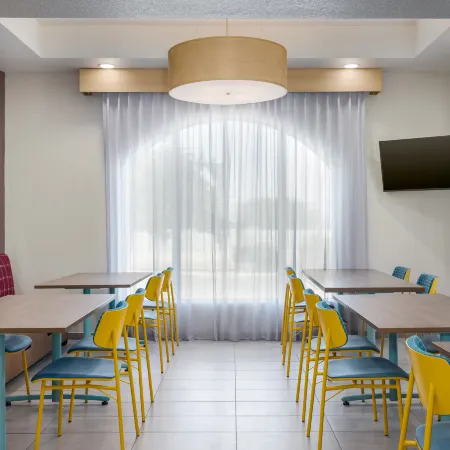 Garner Hotel BOISE AIRPORT by IHG