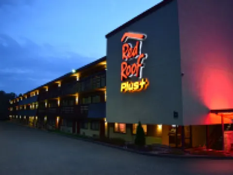 レッド ルーフ イン プラス + ピッツバーグ イースト - モンローヴィル モンロービルのホテル