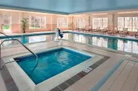 Fairfield Inn & Suites Great Barrington Lenox/Berkshires - Parkplatz