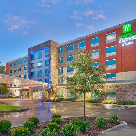 Holiday Inn Express & Suites GAINESVILLE I-75 by IHG