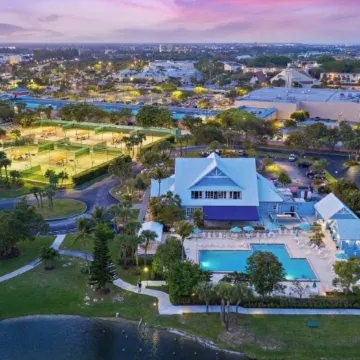 Coastal 1 Bdrm Villa w/Private Balcony in a Tropical Oasis