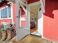 Stay at the Ranch! Bunkhouse is in the heart of Camano Island. Hotels in Camano