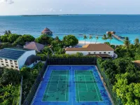 Reethi Faru Resort - Pools