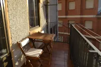Tres Puentes Anguiano Apartamentos y Hostal - Homestays