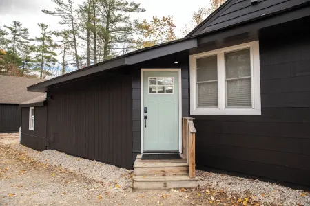 Unwind at This Modern Bethel Village Escape