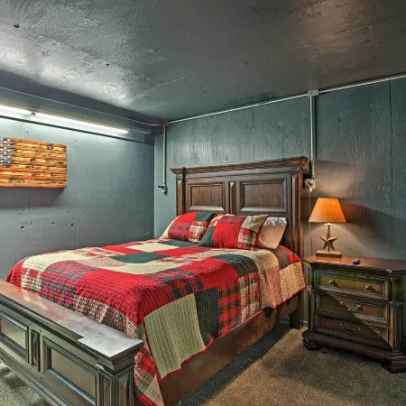 Charming Quitman Cabin < 2 Miles to Lake Fork