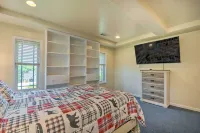 Charming Medford Getaway ~ 4 Miles to Downtown! - صديق للحيوانات الاليفة