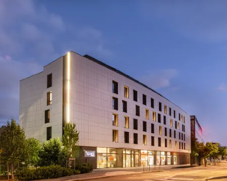Spark by Hilton Lyon Park Saone Hotels in Lyon