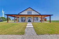 Rural Home w/ Hot Tub < 7 Mi to Winery & Golfing - 3-Star