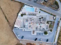 Irida Vacation Suites Hotel dekat Pantai Agiassos