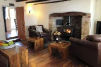 Pets-Garden-Fireplace-Sleeps 5-Wifi - 3-Sterne