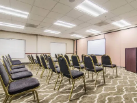 Quality Suites Graham - Burlington South Hotels in Graham