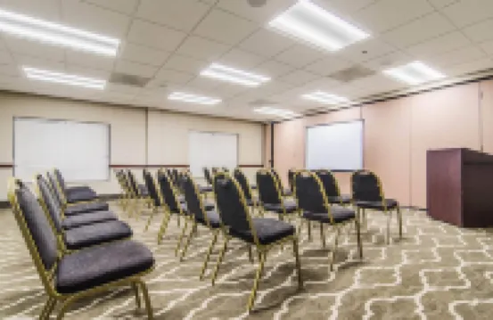 品質酒店套房格雷厄姆 - 伯靈頓南