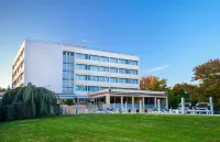 オテル メルキュール マコン ボール ド ソーヌ ノール公園周辺のホテル