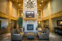 Huge Condo with Stunning Views from Oversized Deck Save 20% on 7 Nights!