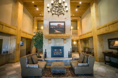 Silverado Lodge Rustic Condo with Private Balcony