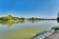 Luxe Waterfront Home w/ Boat Slip in New Braunfels - 4-Sterne