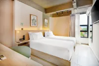 โรงแรม แอททิค 33 โรงแรมใน