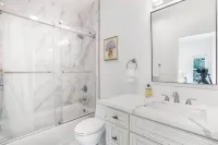 Newly Built Pasadena Retreat Parking Great Location