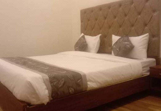 호텔 C S 인의 객실 내부