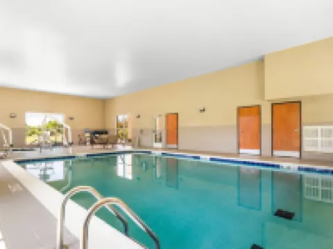 Comfort Suites Hotels in Mount Vernon