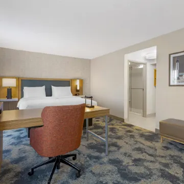 Hampton Inn & Suites Plymouth Отели рядом с достопримечательностью «Plymouth Mayflower»