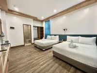 Lighthouse Point Hotel