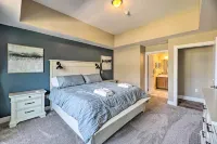 Grand Haven Condo - Walk to Nearby Hot Spots! - Balkoner