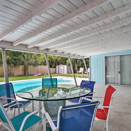 Sarasota Home w/ Large Backyard & Water Access