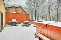 Hot Tub + Deck: Pet-Friendly Poconos Getaway!
