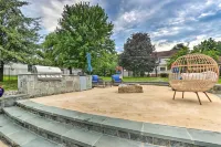 Charles Town Home w/ Private Pool & Hot Tub - 3 estrellas