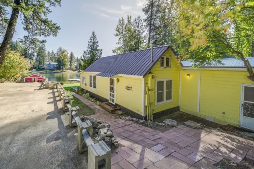 Newport Cabin on Diamond Lake w/ Private Boat Dock