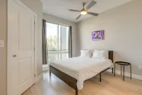 Rooftop Deck and Hot Tub Walkable Denver Townhome - Condos