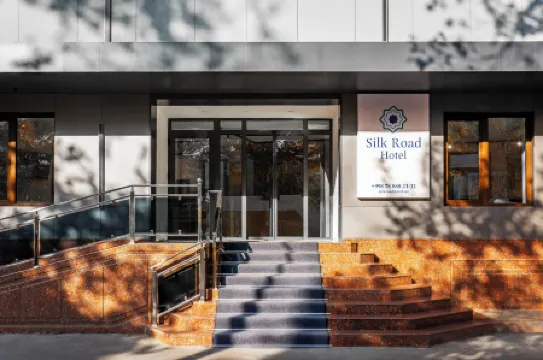 Silk Road Premium Hotel Отели рядом с достопримечательностью «Рынок Чорсу»