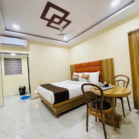 Riverside Retreat Dombivli - Swimming Pool - Couple Friendly - Comfortable Stay