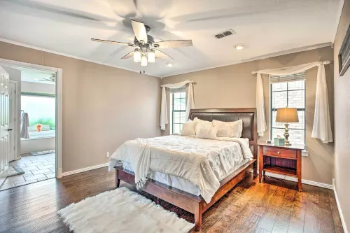 Gainesville Home w/ Outdoor Oasis, 16 Mi to Lake - Parkplatz