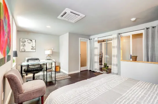 'Little House on the Lot' Dryden Townhome: Pets OK