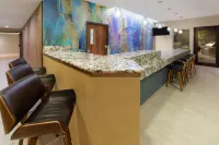 Endeavor Inn & Suites, Trademark Collection by Wyndham