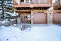 Walk to Lift! Luxe, Updated Cbmr Home w/ Mtn Views - 4-Star
