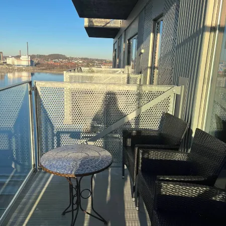 New and Bright Apartment by Aalborg's Havnepromenade