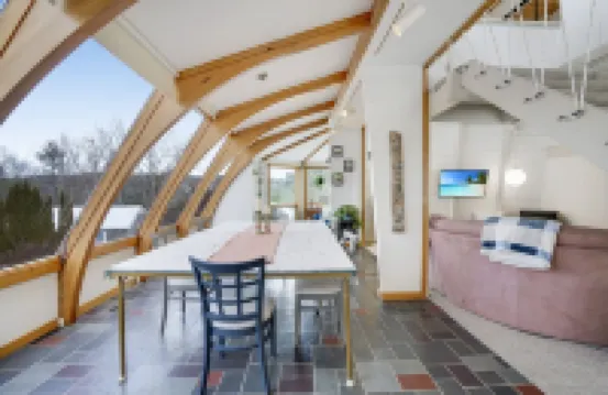 Spacious Home Just 3 Min. from Pleasant Mtn.  Spectacular Views of Mt Washington