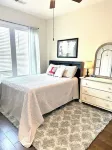 Spacious 4 Br House, w/Game Room in Auburn- 2.5 Miles from AU Stadium- Homestay