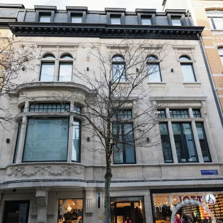 A Place - Schuttershofstraat 55
